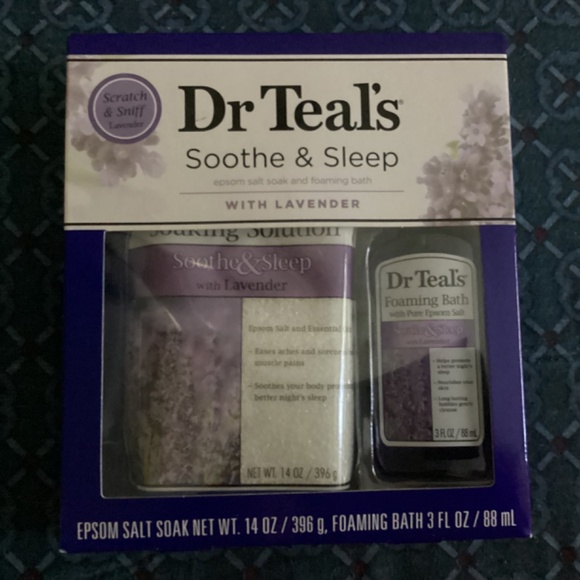Dr Teal’s Soothe & Sleep Epsom Salt Soak and Foaming Bath with Lavender - Picture 3 of 6